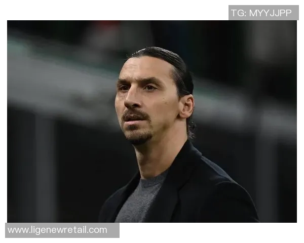 卡通足球明星伊布带你领略足球世界的奇幻冒险与精彩瞬间