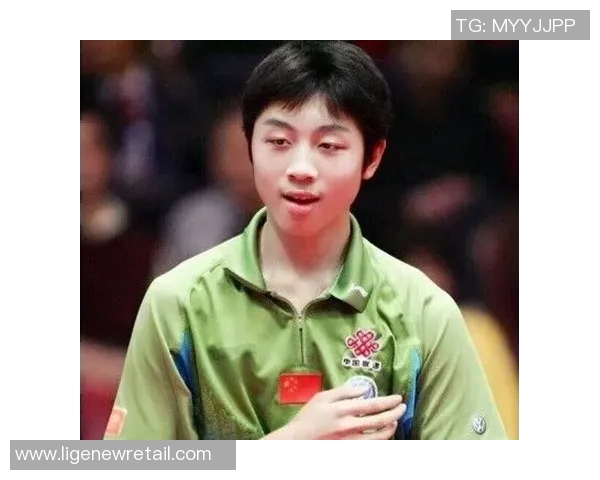 足球明星专访揭示与中国女友的甜蜜生活与爱情故事