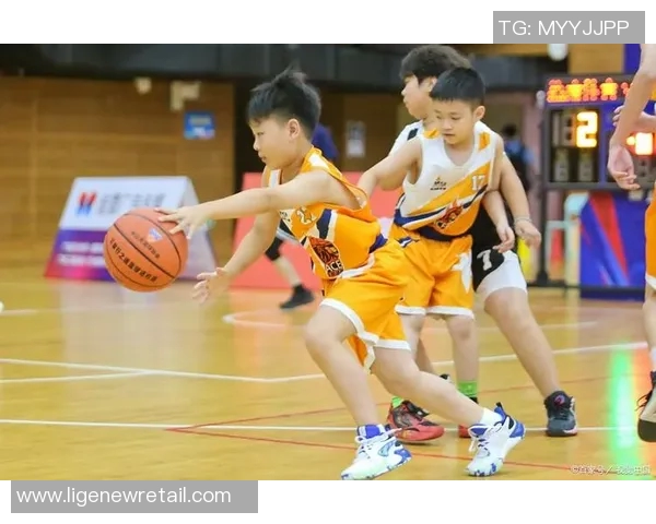 爱打篮球的足球明星们如何在两项运动中找到平衡与乐趣