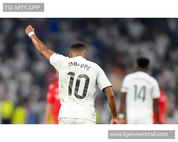 足球明星再陷风波此次被告身份揭晓引发广泛关注与热议